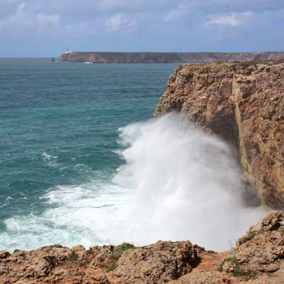As ondas colossais que agitam o litoral de Sagres